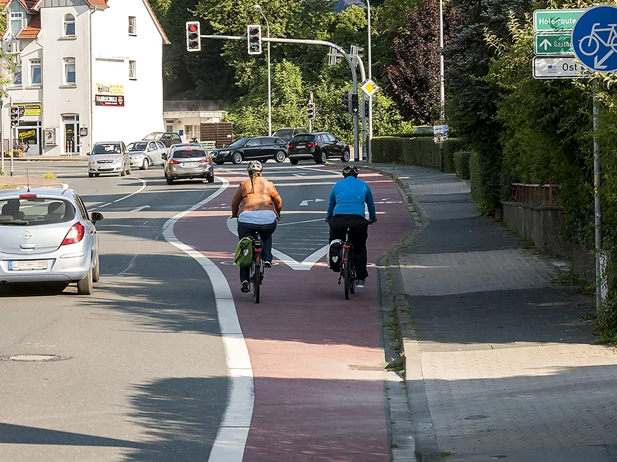 Radfahrer auf einer Straße in Lemgo